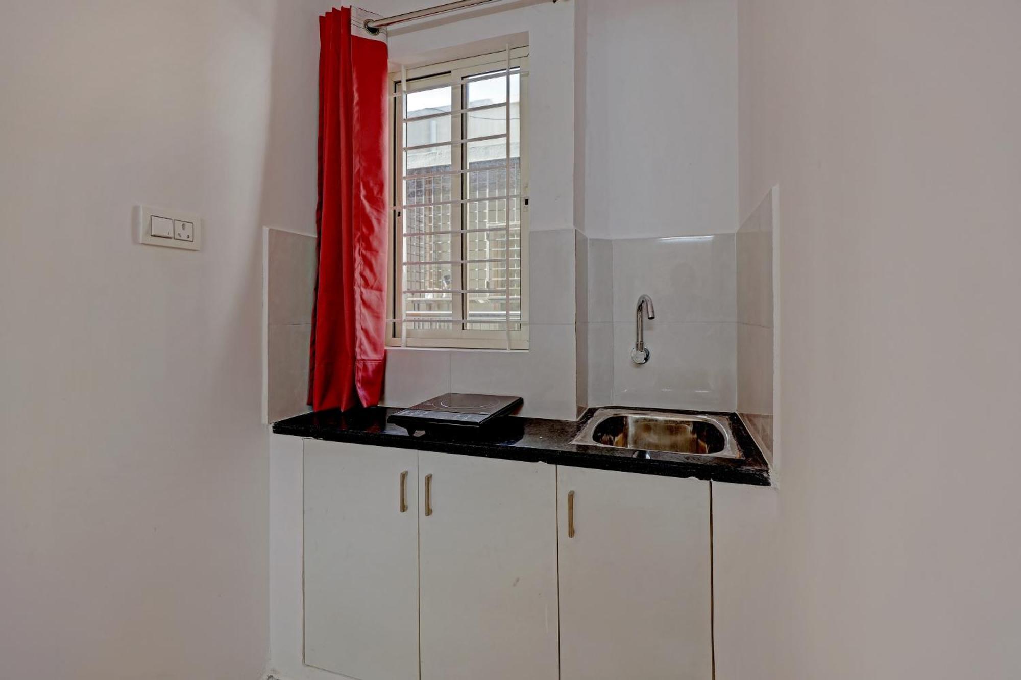 OYO 44035 Compact Studio KR Puram Bangalore Exterior foto