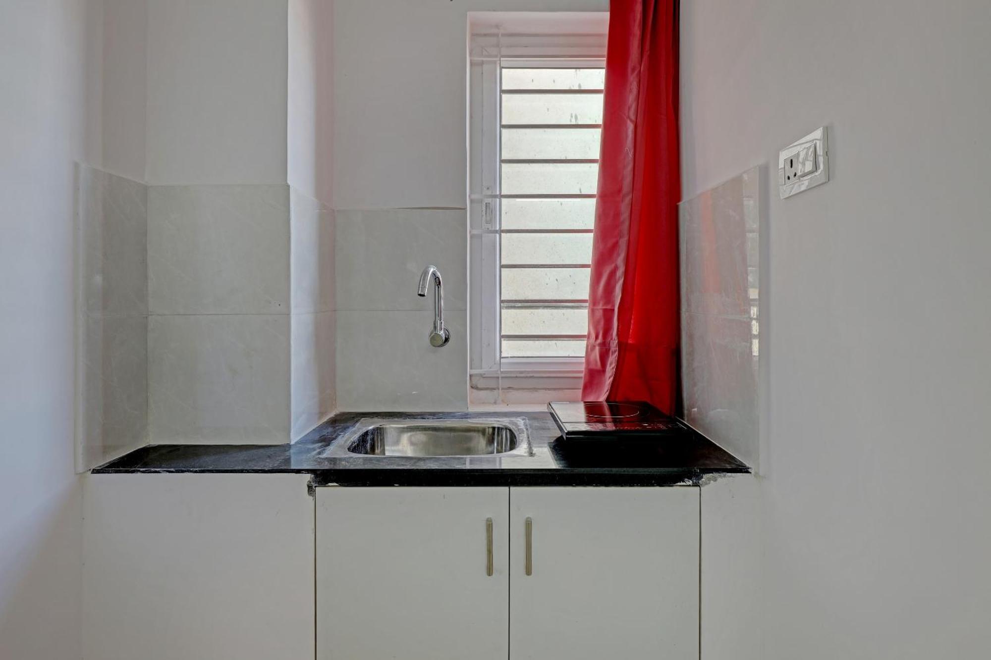 OYO 44035 Compact Studio KR Puram Bangalore Exterior foto