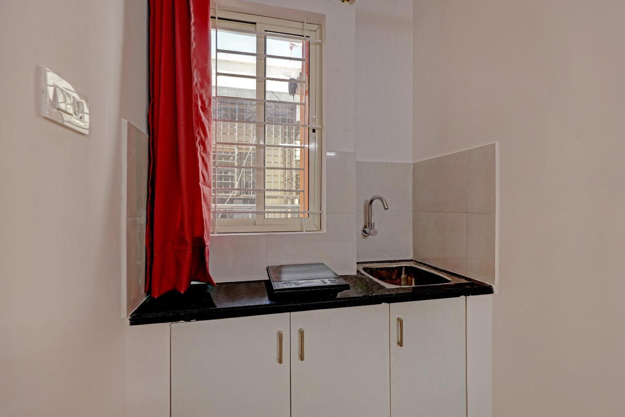 OYO 44035 Compact Studio KR Puram Bangalore Exterior foto